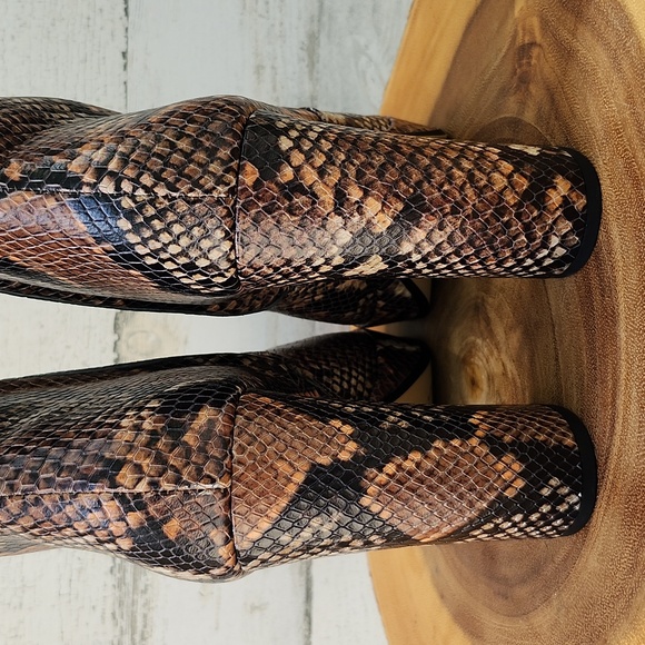 NWT VINCE CAMUTO JEMERIA LEATHER BOOTS - Picture 4 of 13